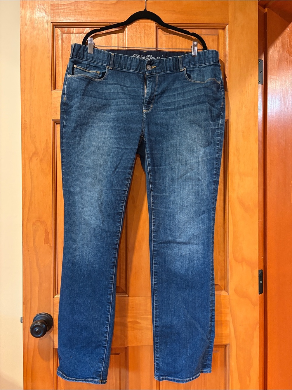 Eddie Bauer Straight Leg Jeans in Dark Blue Wash